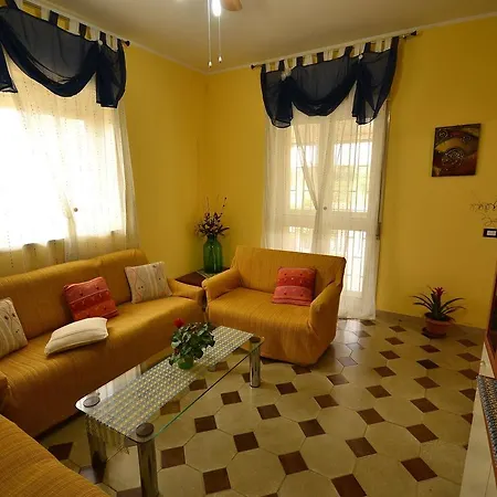 Pleasant Holiday Home With Balcony Veranda Barbecue *