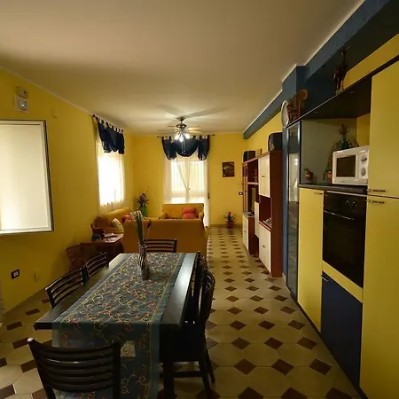 Pleasant Holiday Home With Balcony Veranda Barbecue Holiday home *