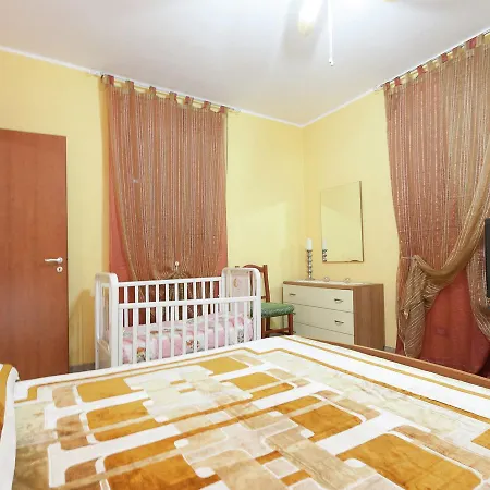 Pleasant Holiday Home With Balcony Veranda Barbecue *
