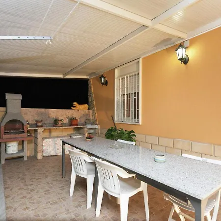 Pleasant Holiday Home With Balcony Veranda Barbecue Holiday home
